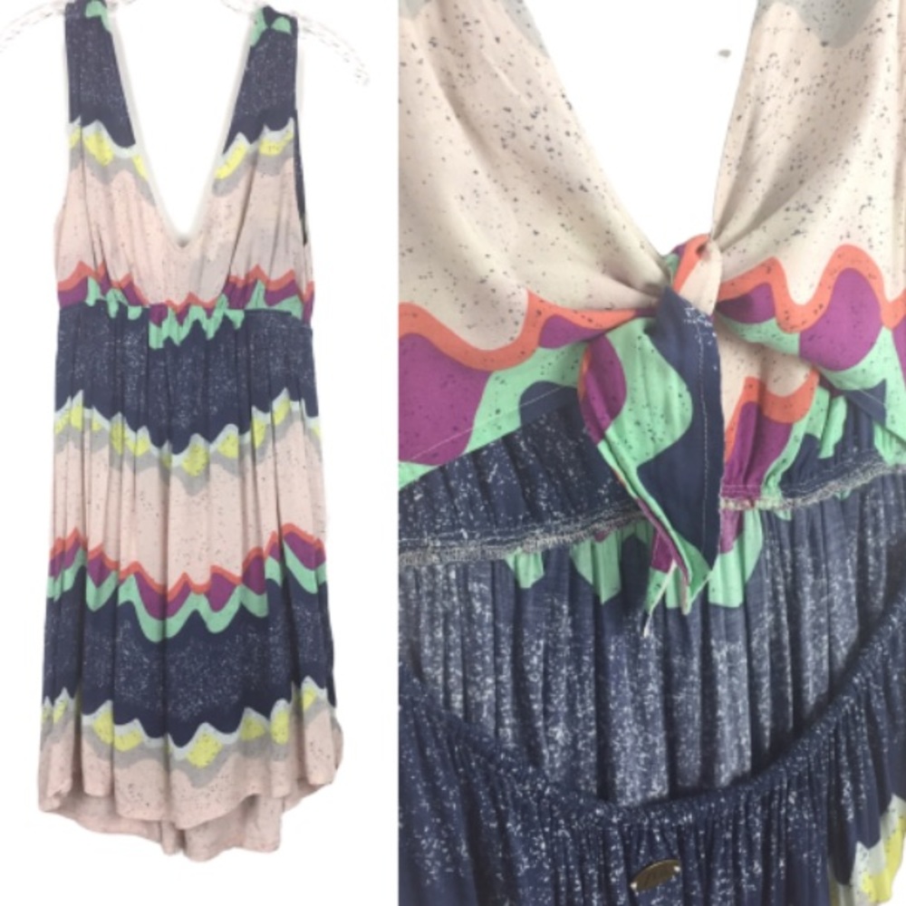 Quiksilver Tie Back Plunge Front Mini Dress Medium